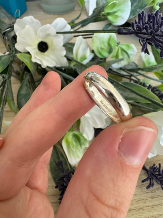 9ct White Gold-D Shape Wedding Ring