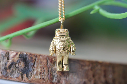 Tiny Frog in flowers Necklace
